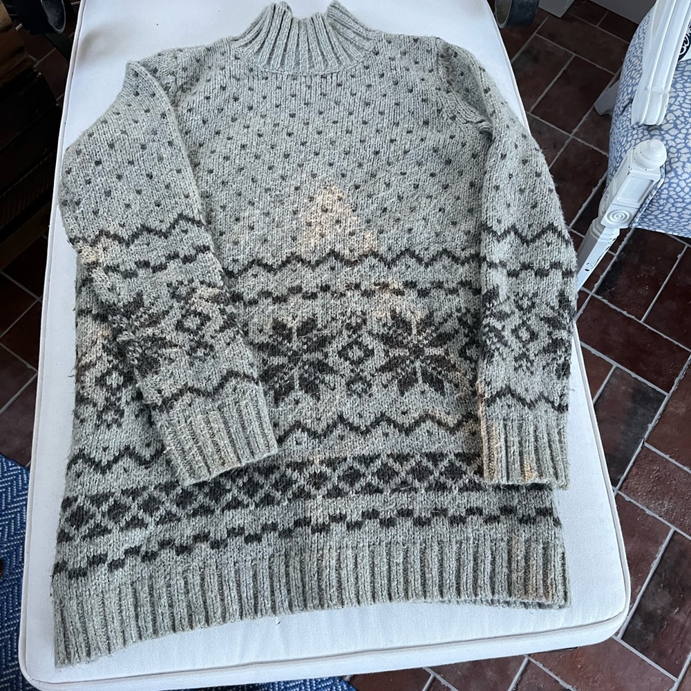JJILL long sweater gray/ white/ black accent.  Great over leggings or jeans
